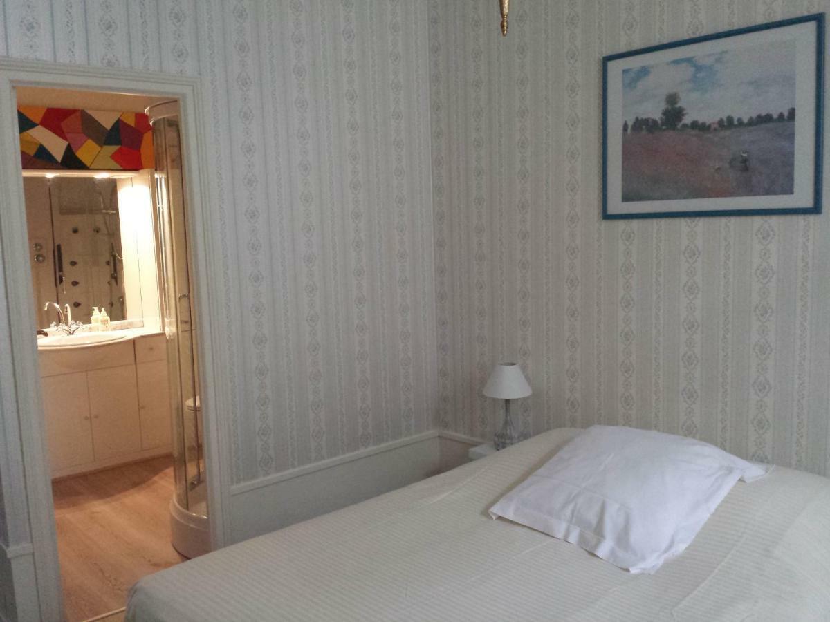 Le Domaine Des Bois Bed and Breakfast Mauzé-Thouarsais Rum bild