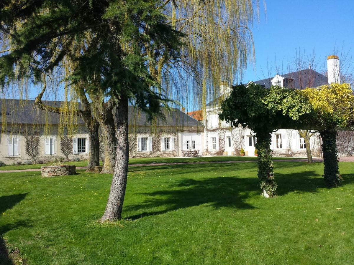 Le Domaine Des Bois Bed and Breakfast Mauzé-Thouarsais Exteriör bild