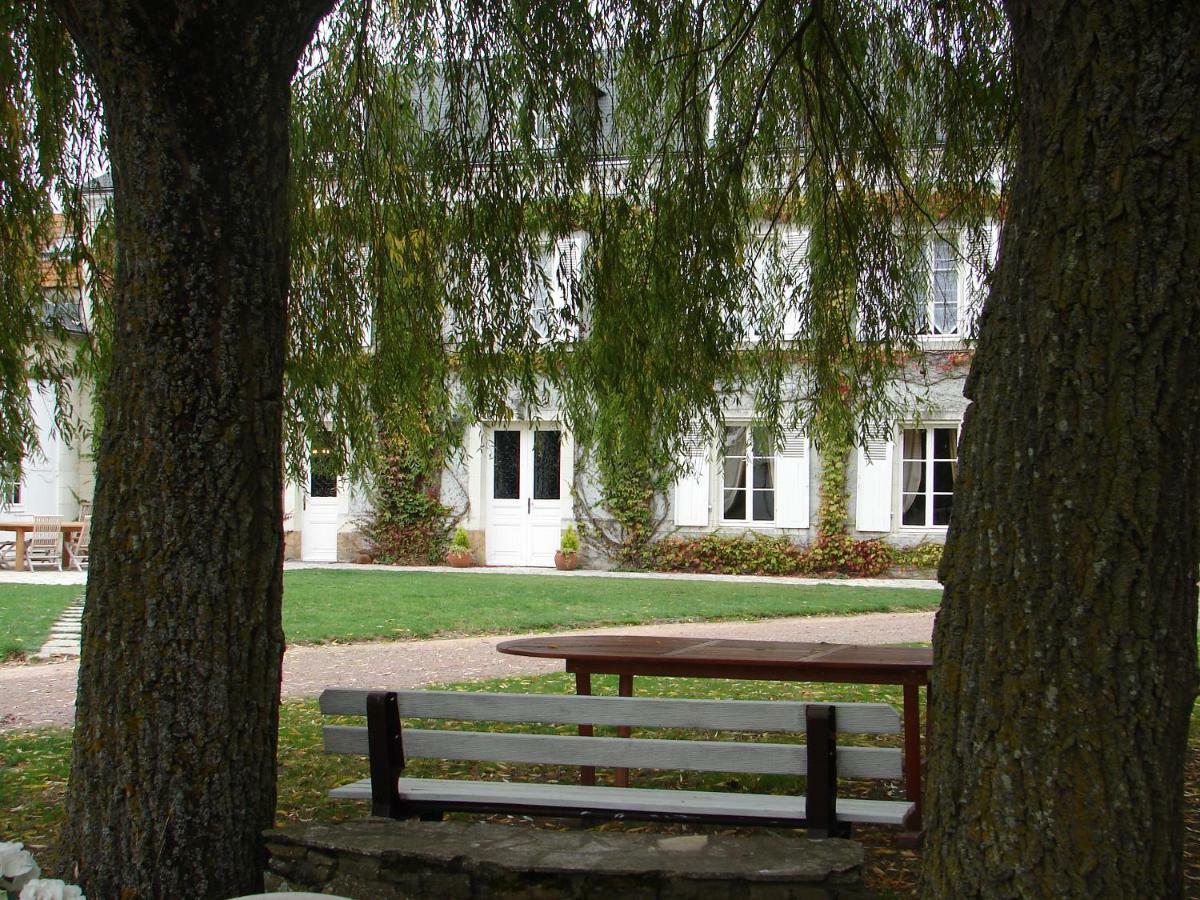 Le Domaine Des Bois Bed and Breakfast Mauzé-Thouarsais Exteriör bild