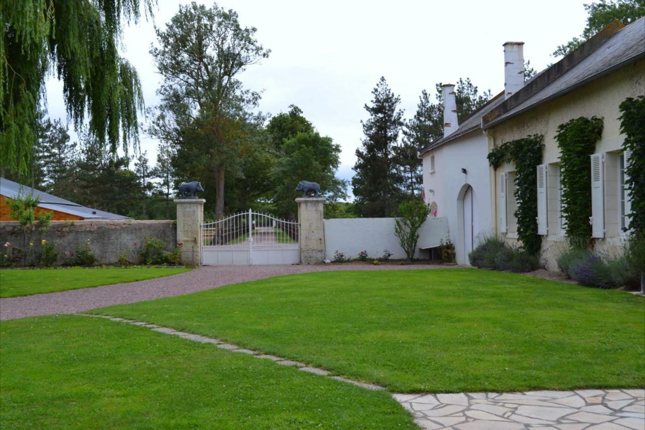 Le Domaine Des Bois Bed and Breakfast Mauzé-Thouarsais Exteriör bild