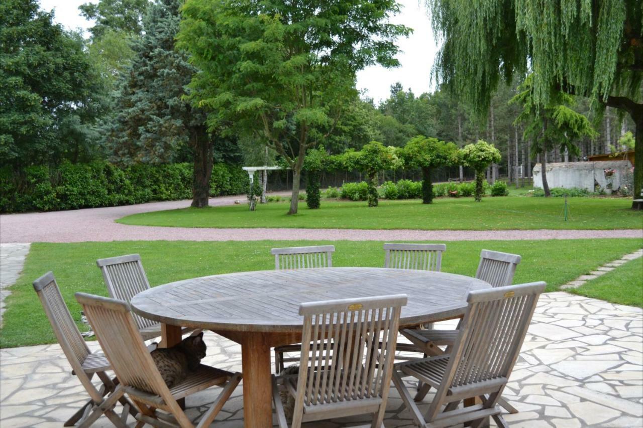 Le Domaine Des Bois Bed and Breakfast Mauzé-Thouarsais Exteriör bild