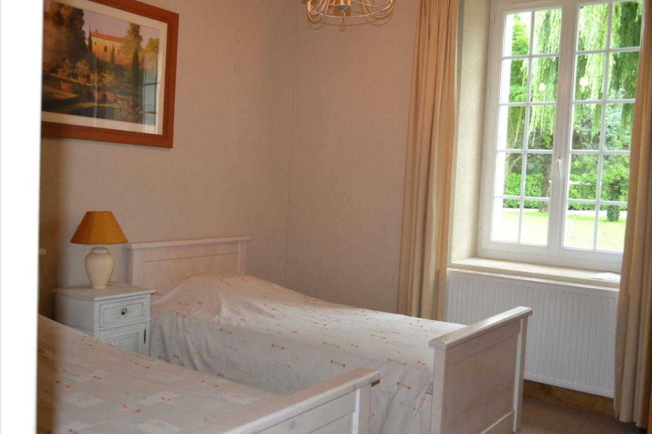 Le Domaine Des Bois Bed and Breakfast Mauzé-Thouarsais Exteriör bild